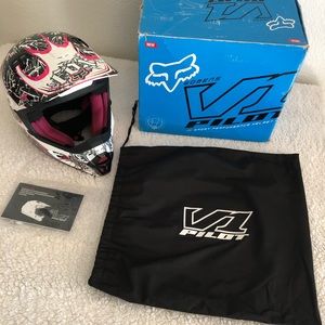 Woman’s V-1 Print Helmet